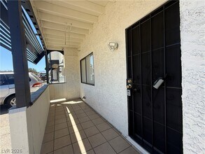 Building Photo - 6208 Ilanos Ln