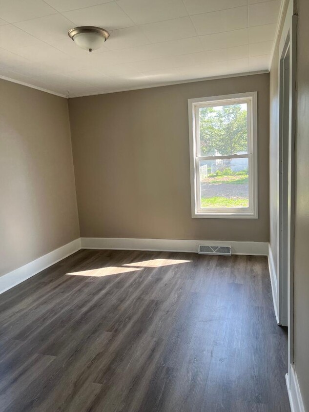 Primary Photo - 2323 Ave F