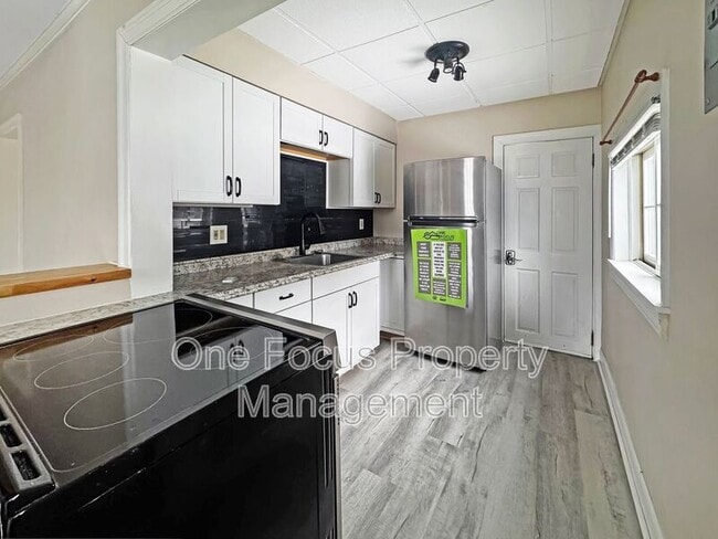 Building Photo - 830 Ave G