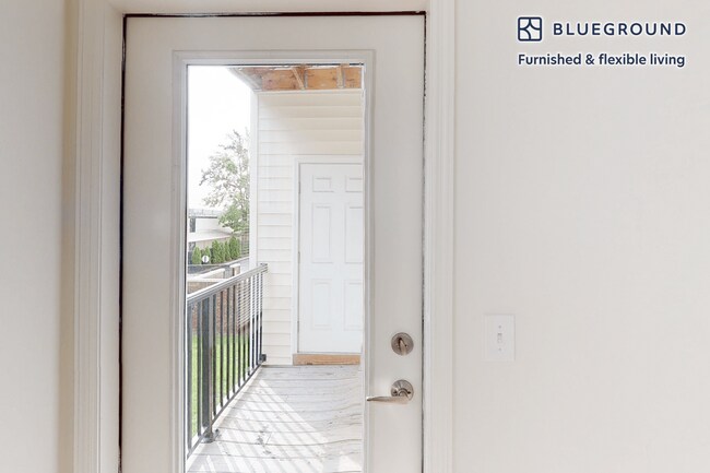 Foto del edificio - 998 Stewart Ave