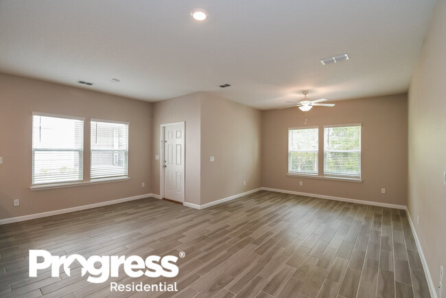 Building Photo - 13293 Shore Grass Dr