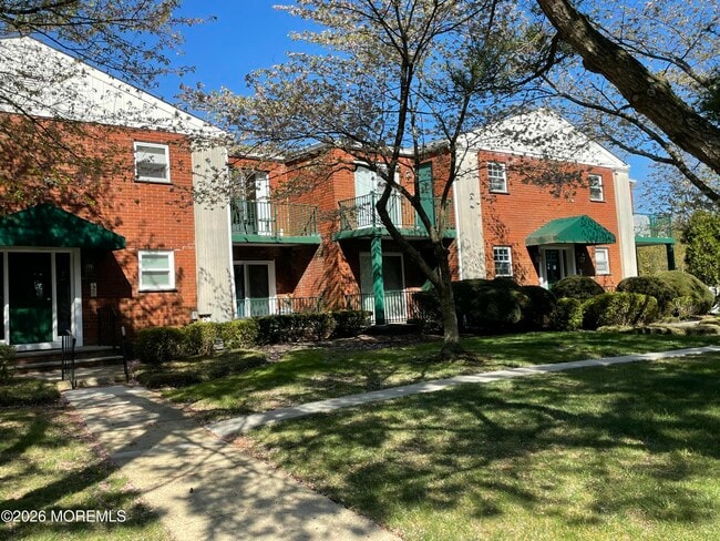 Foto del edificio - 65 Cedar Ave