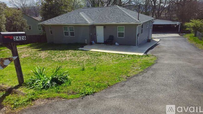 Foto del edificio - 2426 Highland Dr