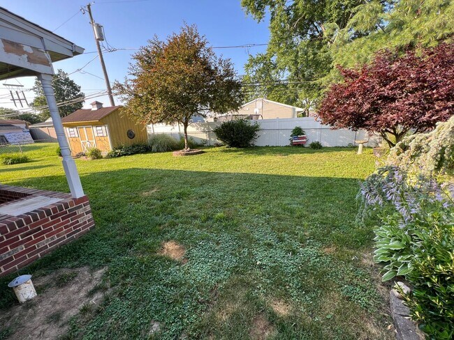 Foto del edificio - Beautiful Large 3 bedroom 2 bath in Levitt...