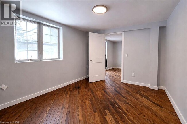 Photo du bâtiment - 43 Southwood Dr