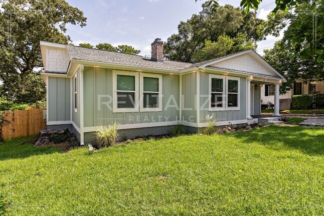 Foto del edificio - Gorgeous Spring Hill Home!