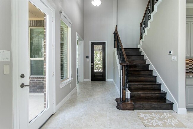 Foto del edificio - 1705 Pine Plains Dr