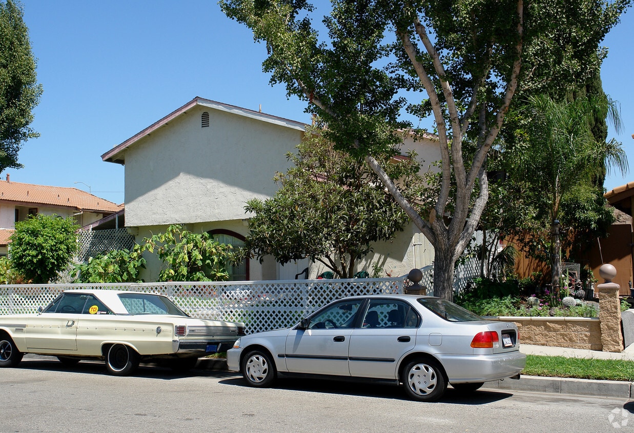 Building Photo - 2051 N Highland St