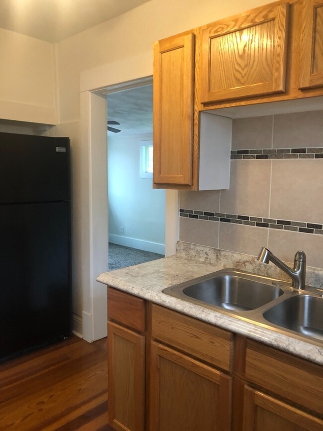 Building Photo - 1026 N 33rd St