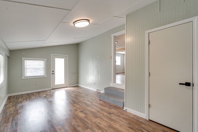 Building Photo - Charming Jasper Rental – 3 Bed, 2 Bath, $1,550/Month