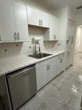 Building Photo - 811 NE 2nd Pl