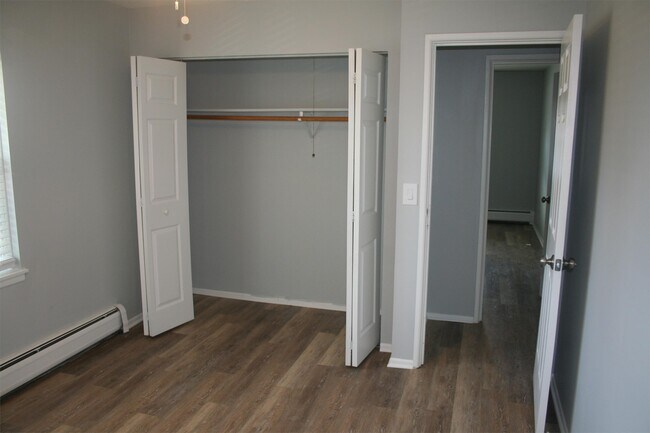Building Photo - 312 N Warwick Ave