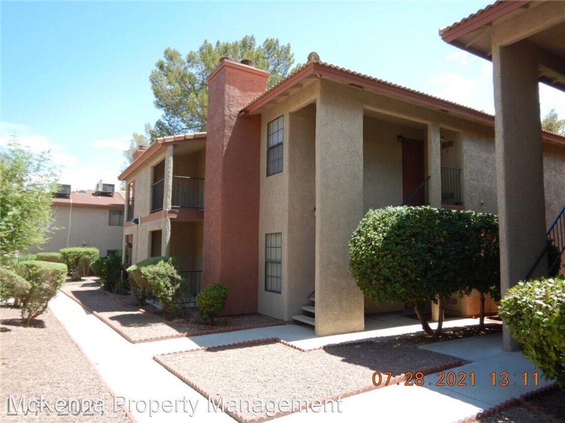 2 Br 2 Bath House 5576 Rochelle Ave 21 D House For Rent In Las Vegas Nv Apartments Com