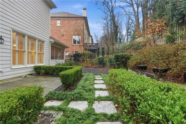 Foto del edificio - 3194 Windsor Lake Dr NE