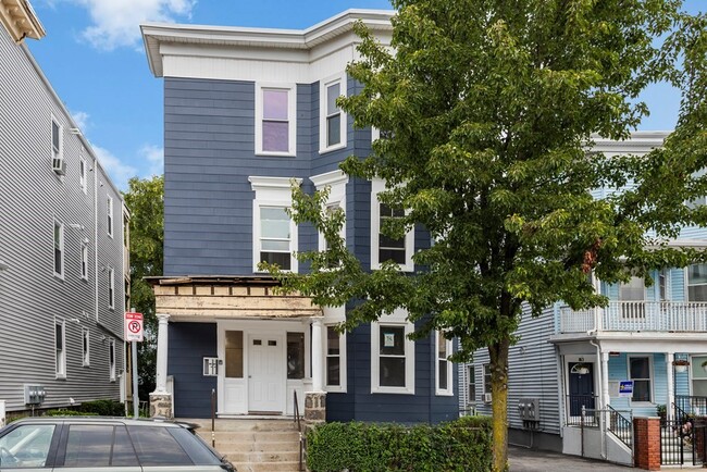Building Photo - 422 Bowdoin St