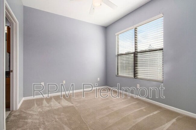 Foto del edificio - 5300 Peachtree Rd