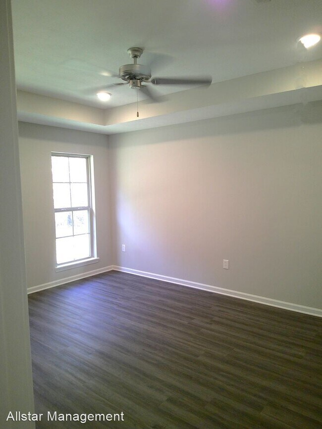 Foto del edificio - 4 br, 2 bath House - 520 Stonebrook Place