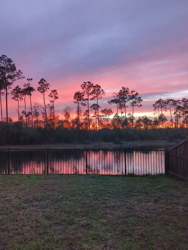 Building Photo - Serene 4Bed/2Ba Home with Picturesque Wate...
