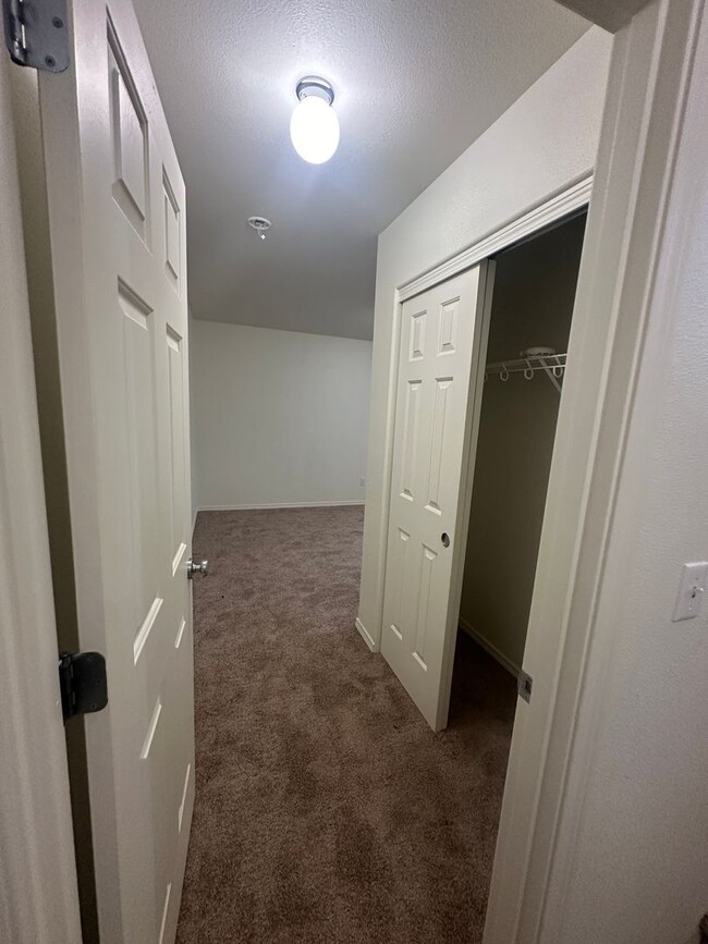 Foto del edificio - 3 bed, 3.5 bath large townhome off Rd 68