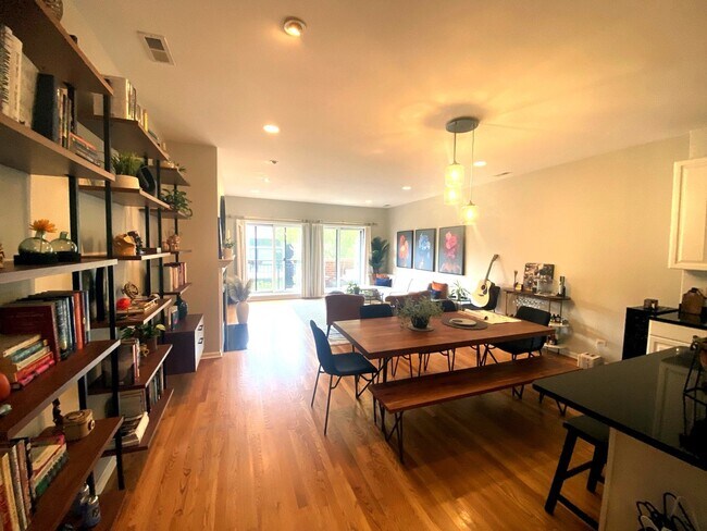 Foto del edificio - 2236 W Armitage Ave
