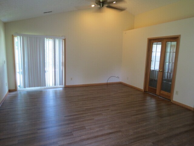Foto del edificio - 6132 Kensington Glen Dr
