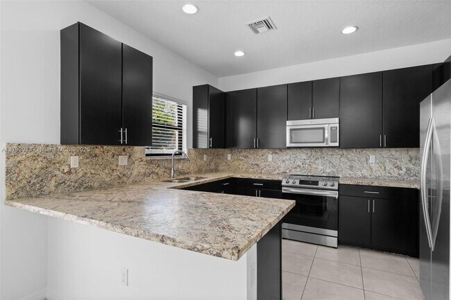 Foto del edificio - 830 NE 191st St