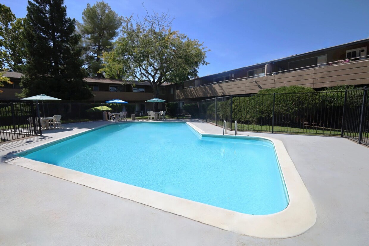 Piscina - Sierra Gardens