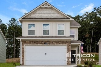 Building Photo - 256 Eva Wy