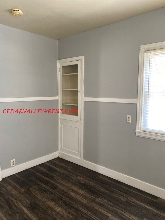 Foto del edificio - 2 Bedroom, 1 Bath Home at 539 Edison St Wa...