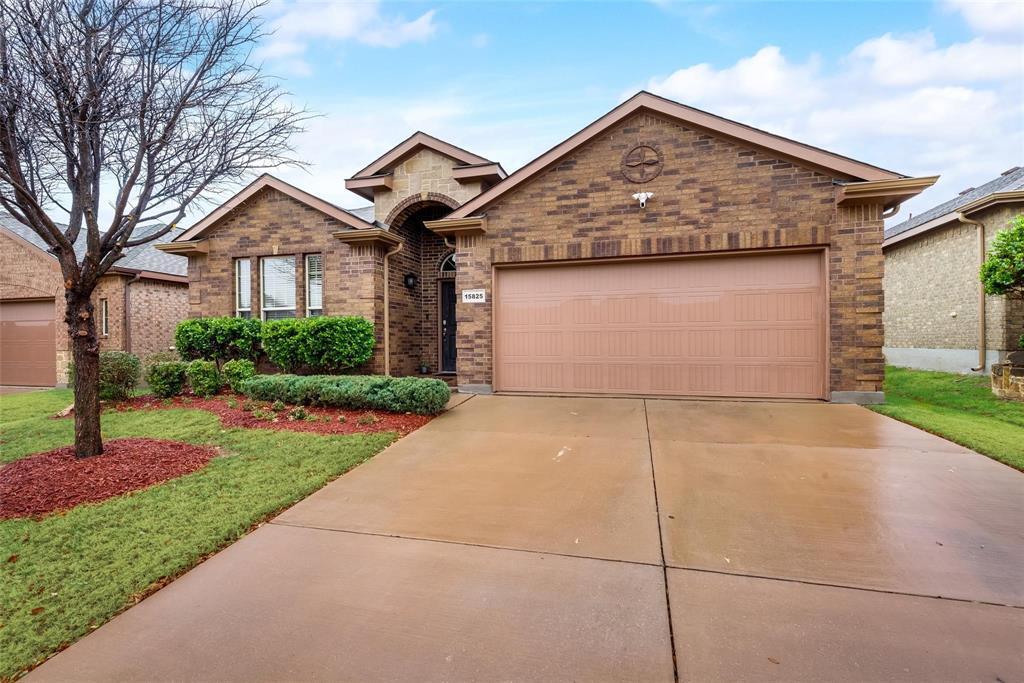 Foto principal - 15825 Carlton Oaks Dr