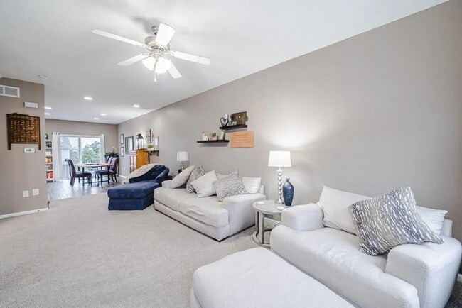 Building Photo - 6871 Jack London Dr