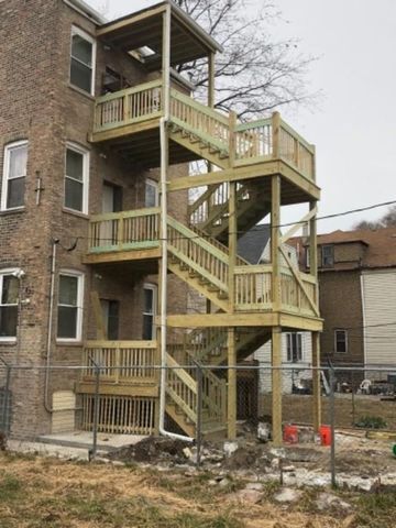 Primary Photo - 5335 S May St
