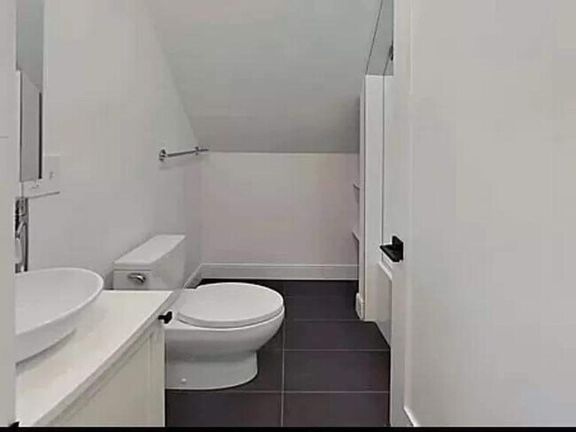 Building Photo - 54 Ridgemont St