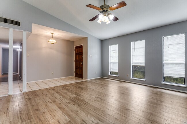 Foto del edificio - 7504 Portman Ave