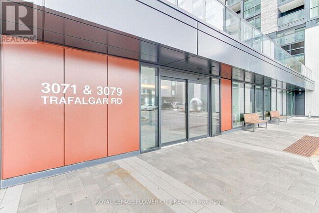 Photo du bâtiment - 3071 Trafalgar Rd