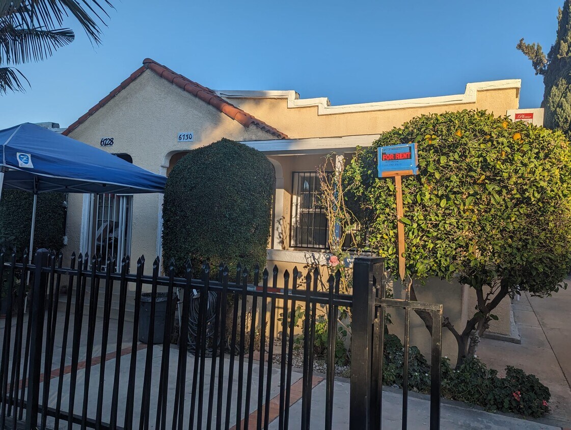 Front view apartment with patio - 6730 Stafford Ave