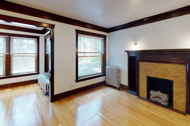 Dining/Living room - 5429 S. Woodlawn Avenue