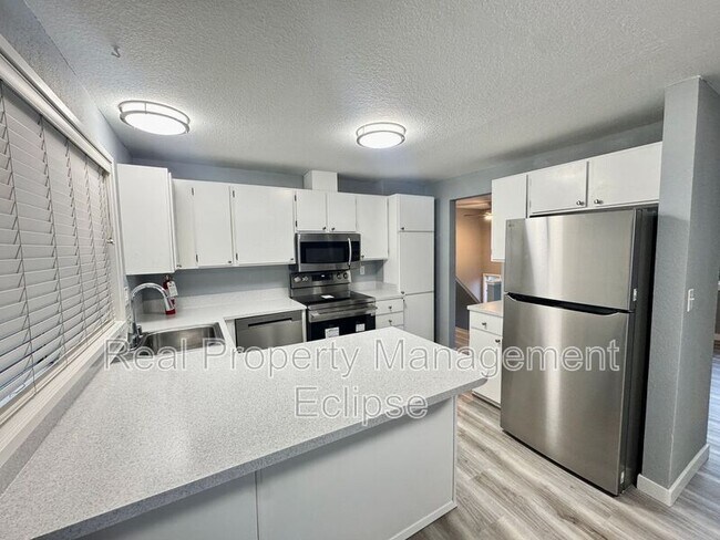 Foto del edificio - 916 207th Pl SE