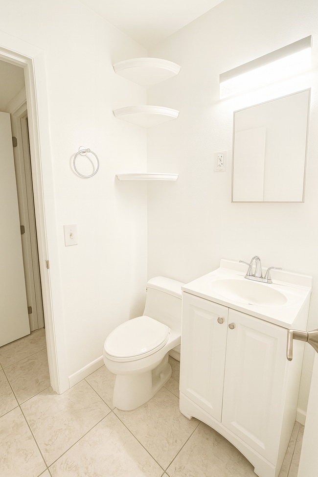 Building Photo - 3504 Lantana St