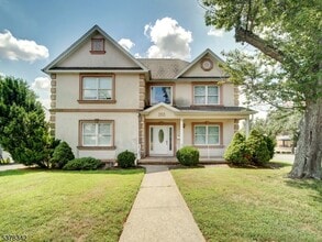 Building Photo - 355 Green St