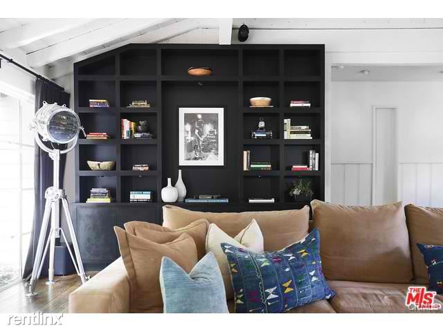 Building Photo - 2505 Benedict Canyon Dr