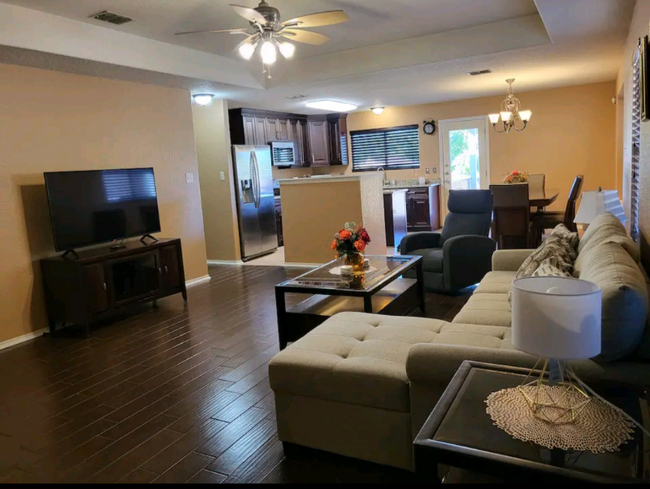 Building Photo - 8719 Laguna Falls