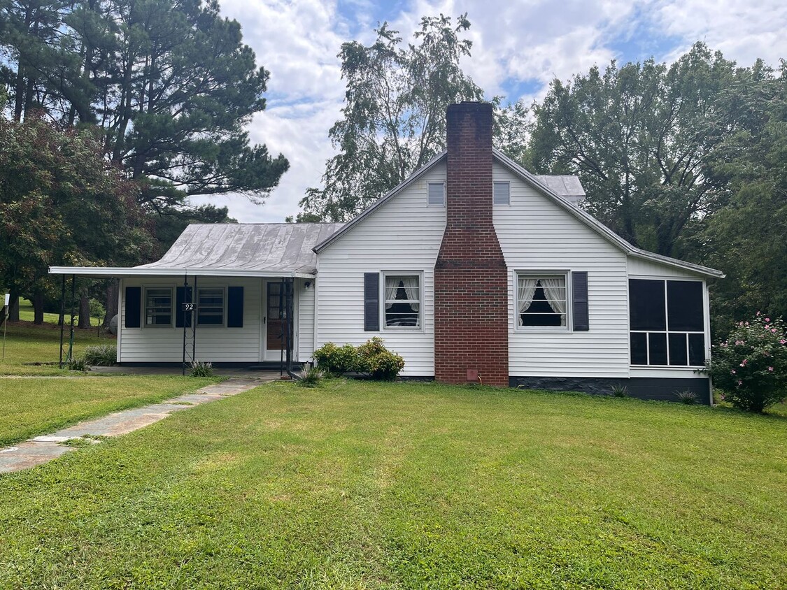 Primary Photo - Beautiful country home located close to th...