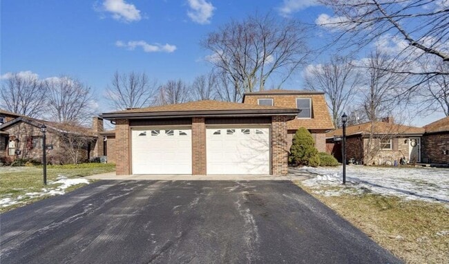 Building Photo - 128 Alpine Dr
