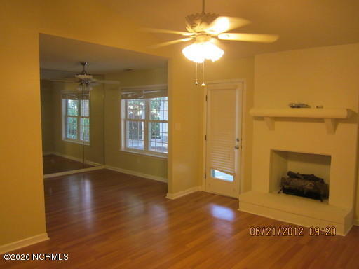 Building Photo - 201 Wedgewood Dr