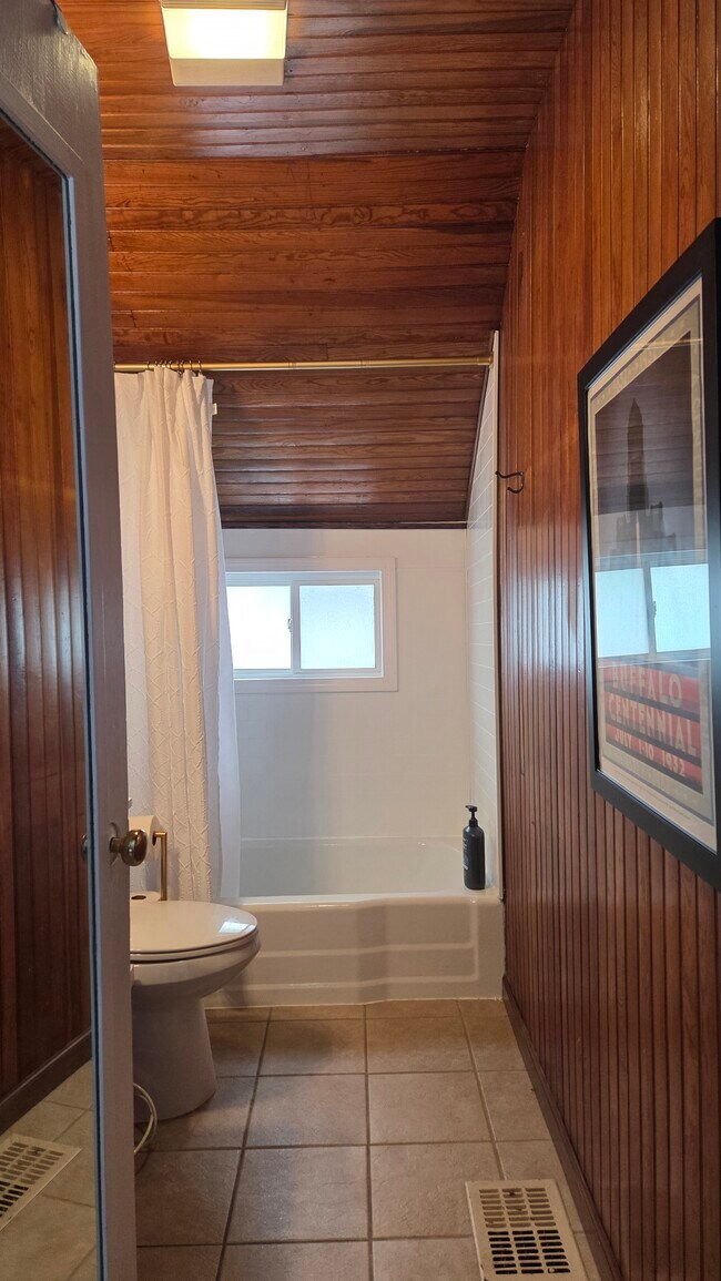 Foto del edificio - 562 Richmond Ave