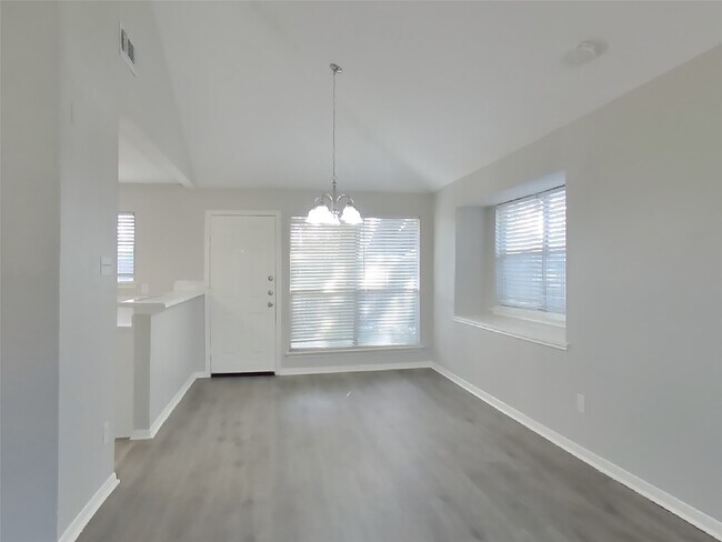 Building Photo - 7102 Tara Blue Ridge Dr