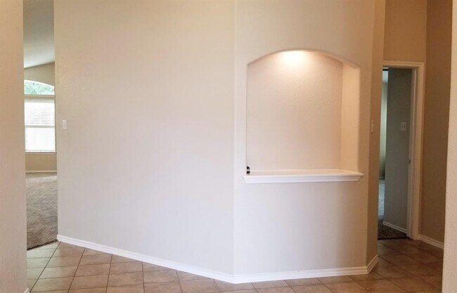 Foto del edificio - 6311 Ambrose Cir
