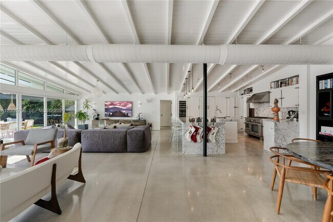 Foto del edificio - 270 Island Dr