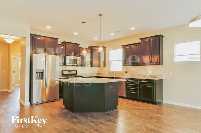 Foto del edificio - 220 Foxbank Plantation Blvd